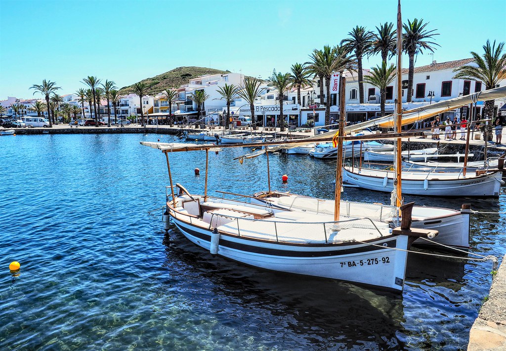 Le-port-pittoresque-de-Fornells
